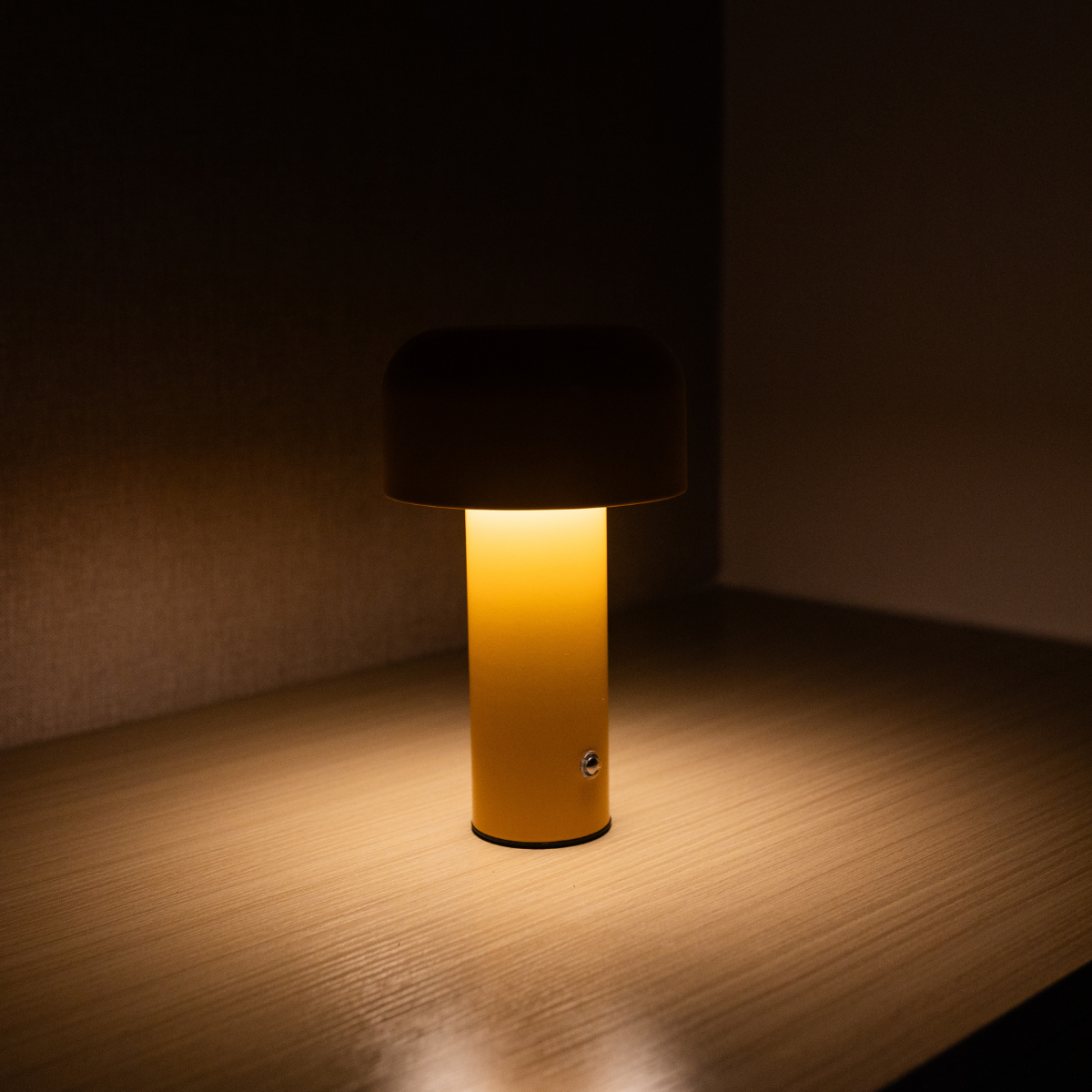 🚨 PRECIO ESPECIAL | ORB T- LAMP MUSTARD
