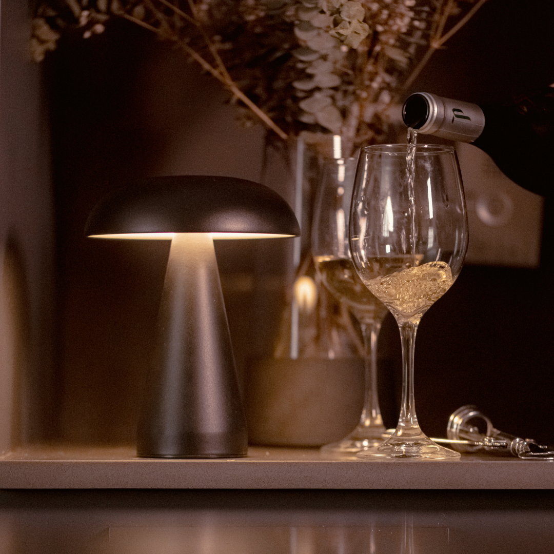 MUSHROOM T-LAMP BLACK